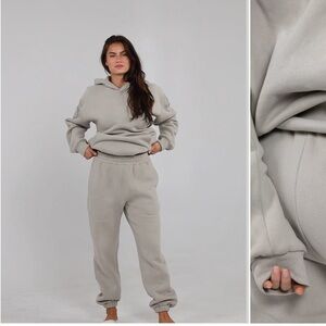 Comfrt Travel Essentials sweat pants in stone NIB size S